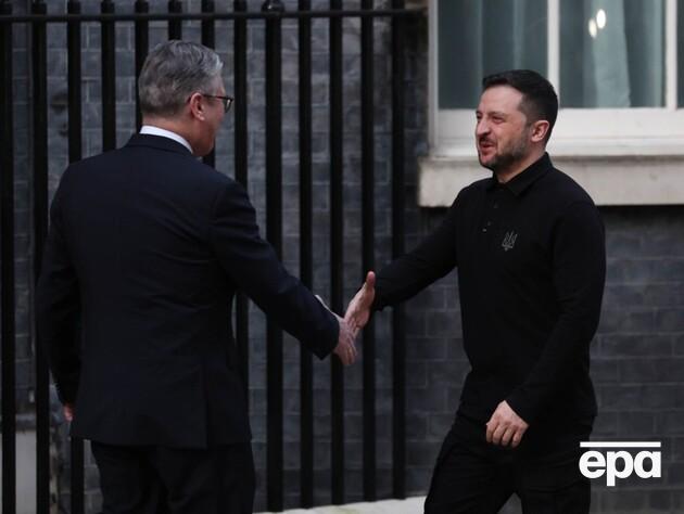 Не так, как обычно. Стармер вспомнил, как встретил Зеленского после его спора с Трампом в Белом доме