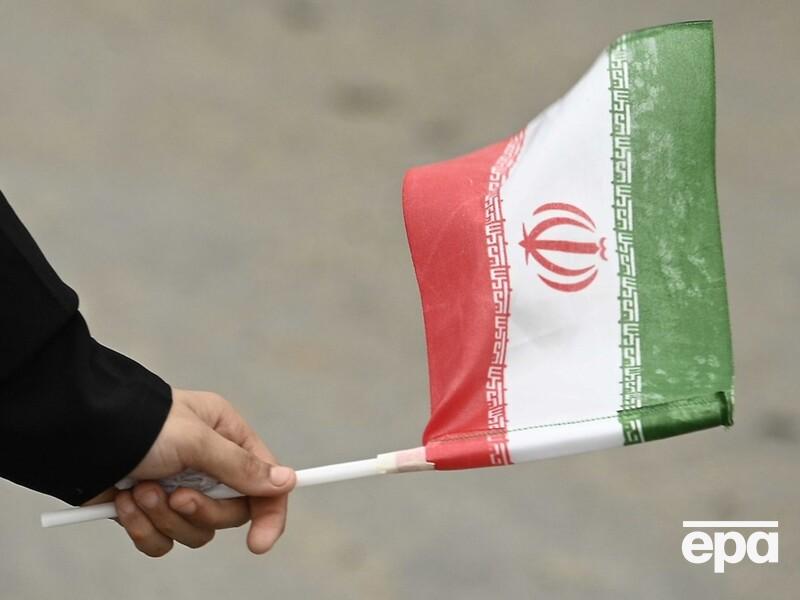 У Пакистані смертник на замінованому автомобілі врізався у військовий конвой. Загинуло понад 10 людей