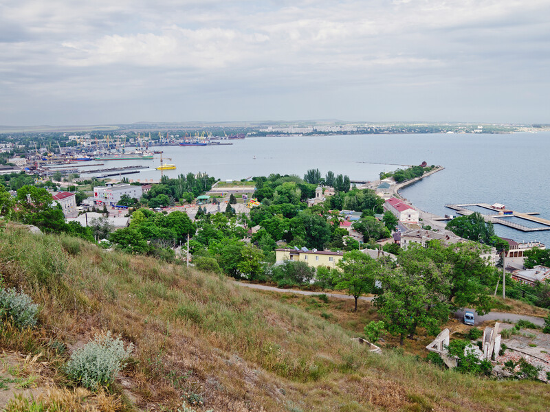 Оккупационные власти Крыма хотят построить на полуострове порт и железную дорогу с помощью Китая
