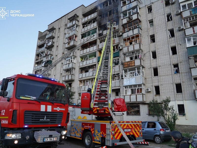 Атака РФ призвела до руйнувань і пожеж у різних областях України. Є поранені й загиблі