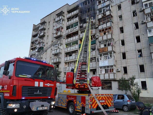 Атака РФ призвела до руйнувань і пожеж у різних областях України. Є поранені й загиблі