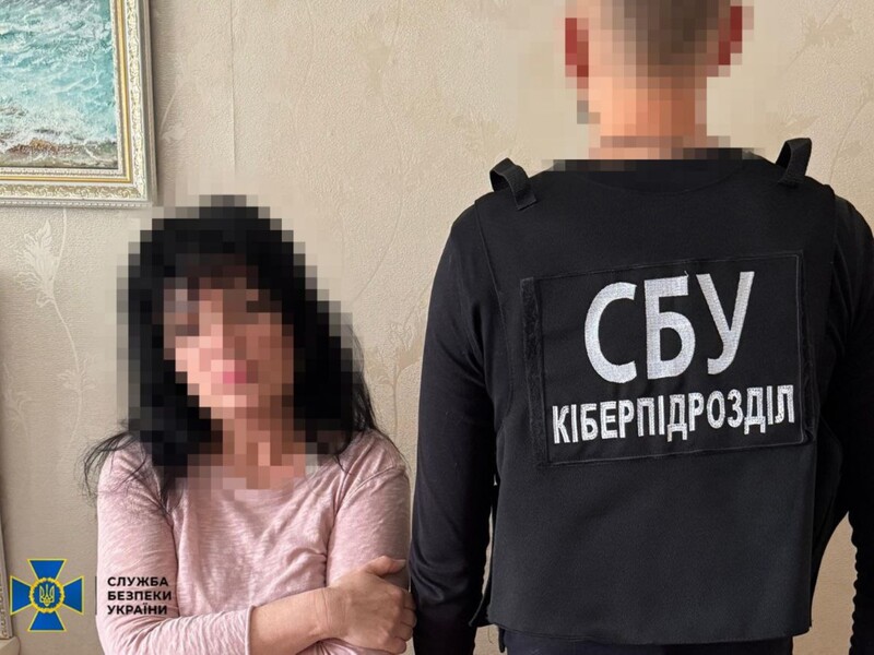 СБУ підозрює реабілітологиню й колишнього залізничника в наведенні ракет на Одесу