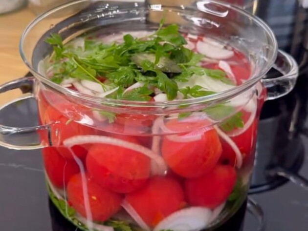 Так вкусно помидоры можно приготовить только по этому рецепту. Просто залейте их холодным маринадом