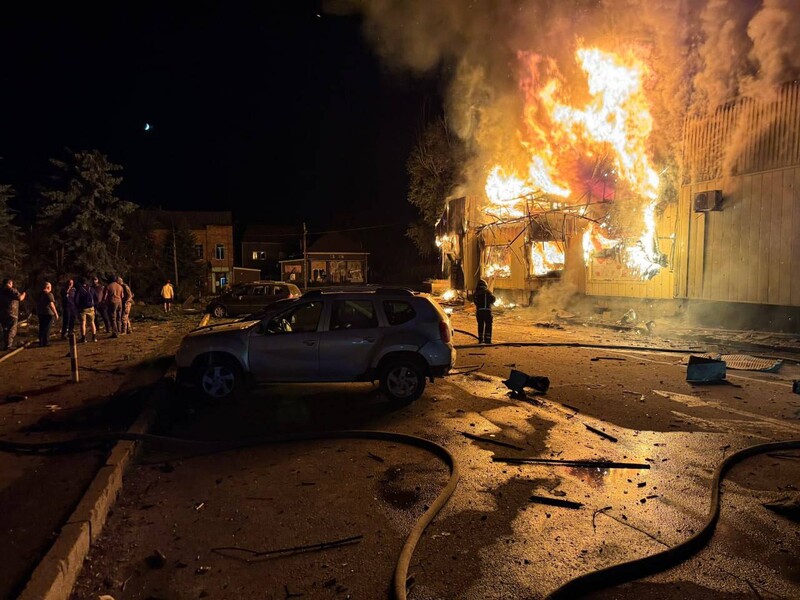 В оккупированном Донецке прогремели мощные взрывы. Пропагандисты пишут об "аналогах TAURUS". Фото, видео