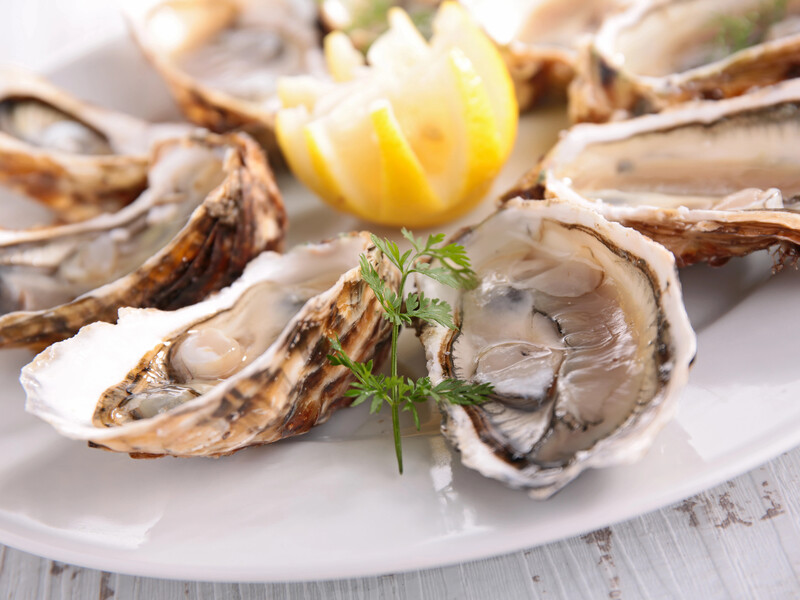 Не только устрицы. Диетолог назвала лучшие продукты, которые влияют на повышение либидо