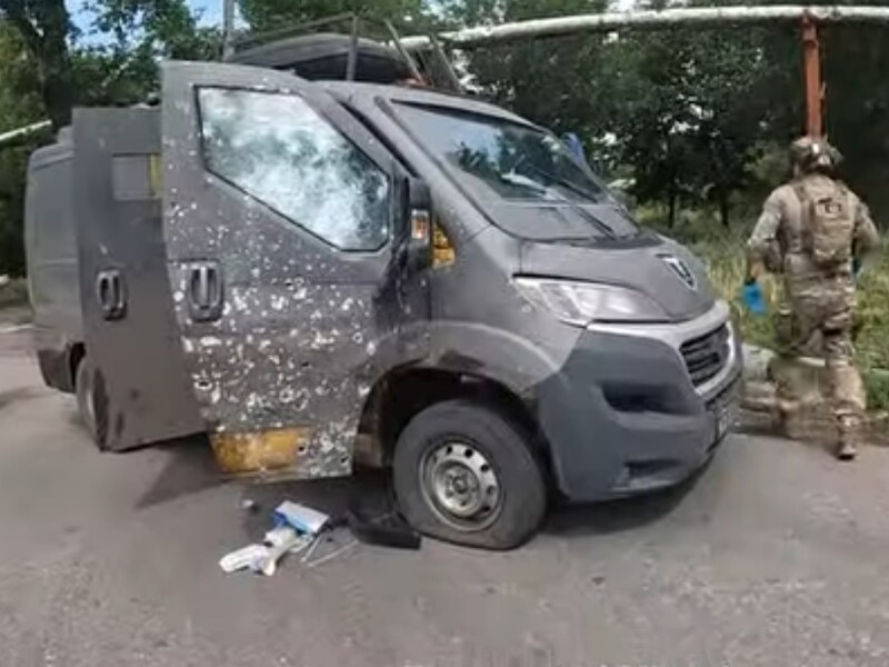 В Покровске российские дроны атаковали полицейских, эвакуировавших раненых. Видео