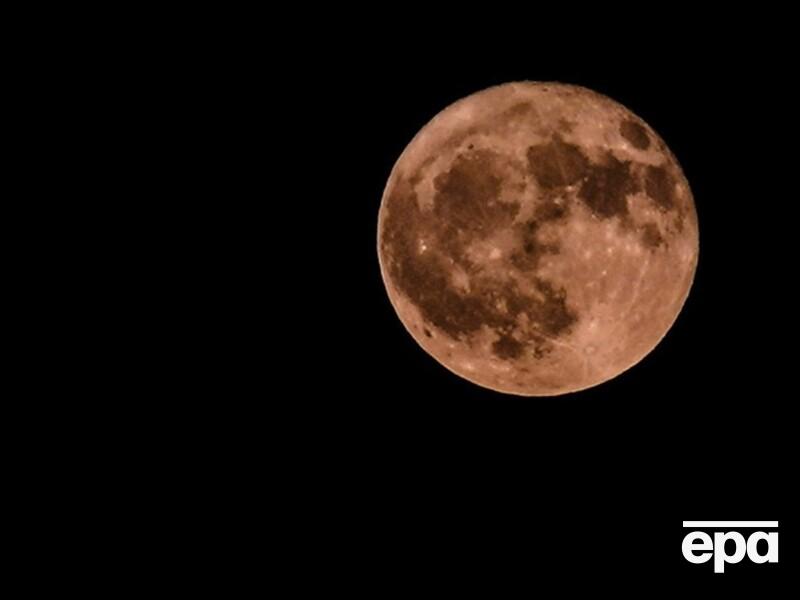 На Місяці можна буде побачити велетенські "літери"