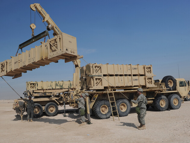 Не буде ракет до Patriot і артснарядів. США без попереджень зупинили допомогу Україні. Головне