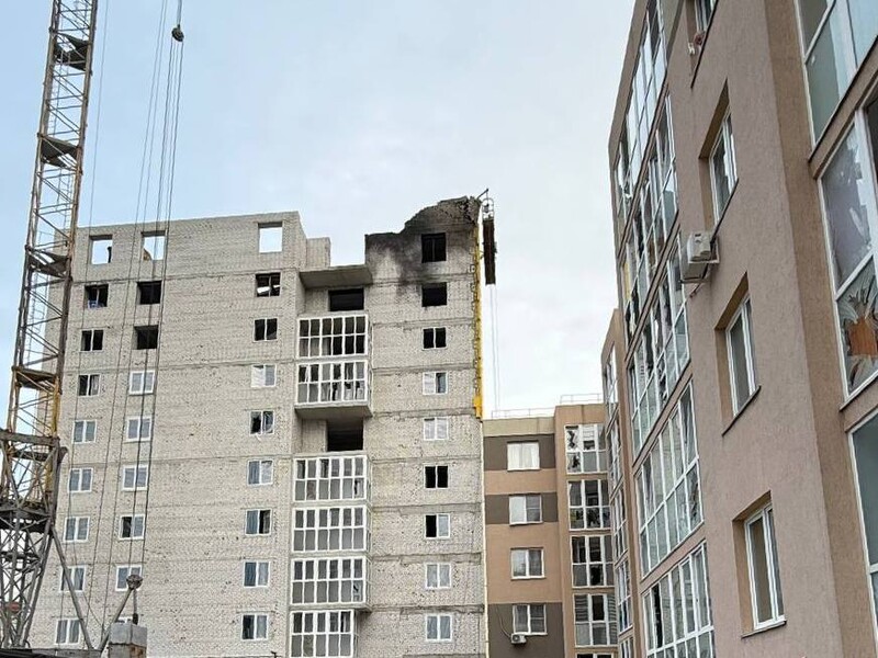 В РФ дроны атаковали завод, который производит батареи для беспилотников. Видео