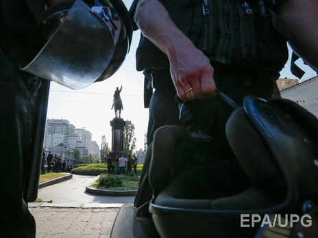 Трое полицейских в Винницкой области подозреваются в незаконном лишении свободы и пытках