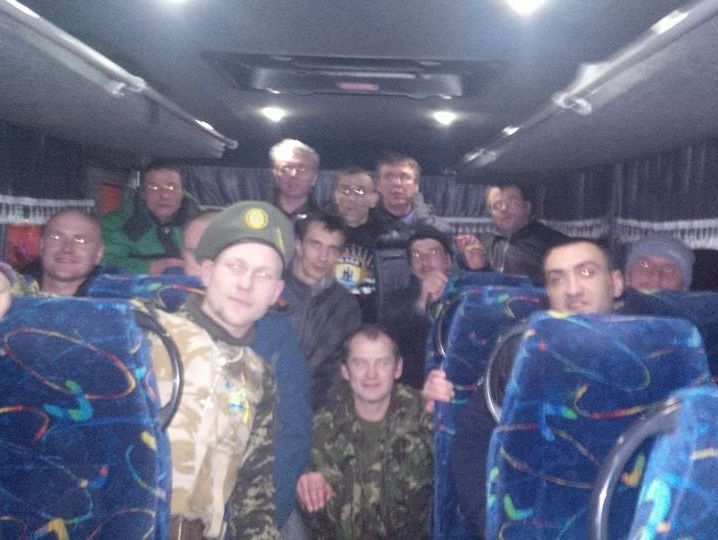Семенченко заявил, что на вече на Майдане активисты собрали автобус желающих принять участие в торговой блокаде Донбасса