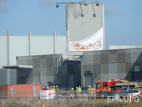 В Австралии самолет врезался в крышу торгового центра. Фоторепортаж