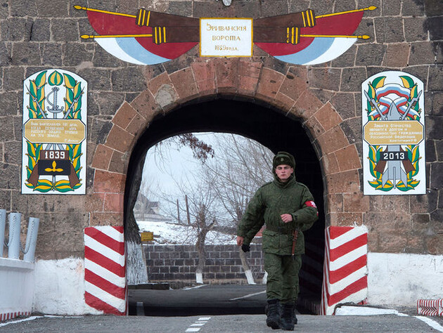 Армения ответила на заявление ГУР Минобороны, что РФ накачивает оккупантами базу в Гюмри