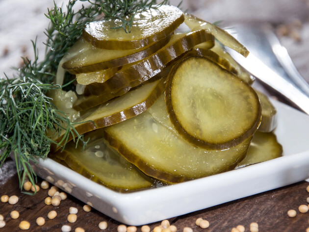 Огурчики, как из McDonald's, за четыре минуты – секрет в маринаде с этой специей