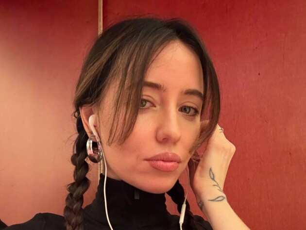 Дорофеева зареклась красить волосы в этот яркий цвет