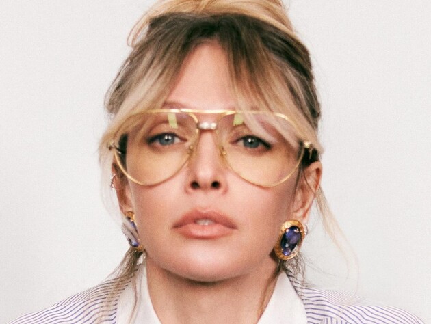 Брежнева, опозорившаяся на сцене с фонограммой, разместила первый ролик после курьеза