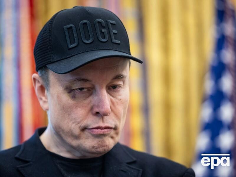 "Покращений" Маском ШІ почав прославляти Гітлера