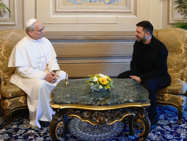 Зеленский раскрыл подробности встречи с папой римским. Фото, видео