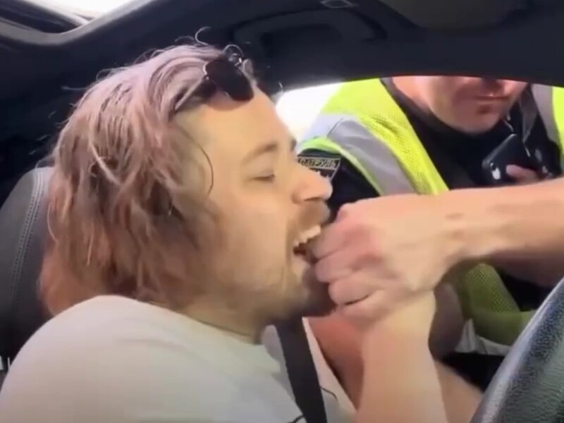 В Киеве водитель укусил патрульного. В полиции объяснили, как он потом оказался в ТЦК