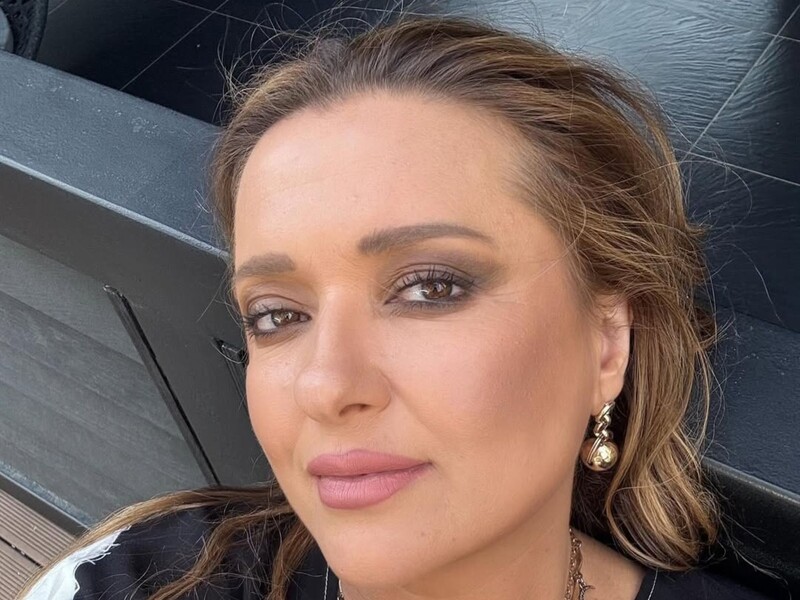 Могилевська на відпочинку вразила глибоким декольте. Відео