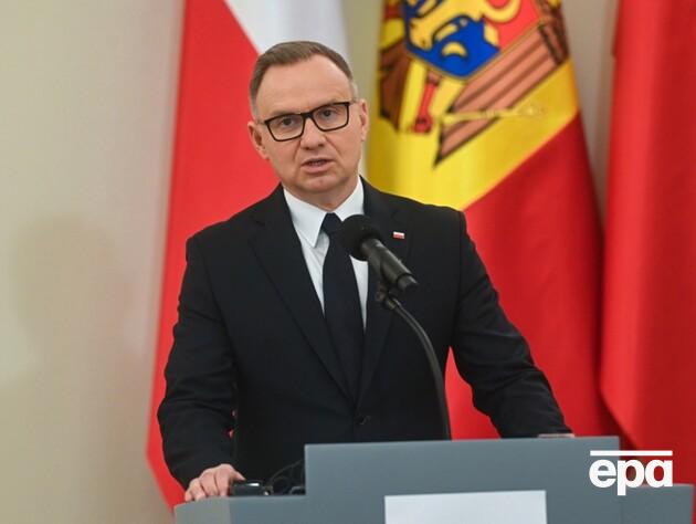 Дуда пригрозив закриттям аеропорту Жешува і порадив НАТО доправляти зброю в Україну парашутами