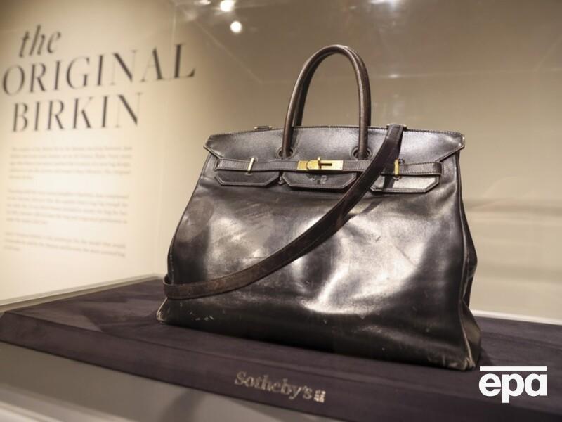 Культову сумку Birkin продали на аукціоні за рекордну суму. Фото, відео