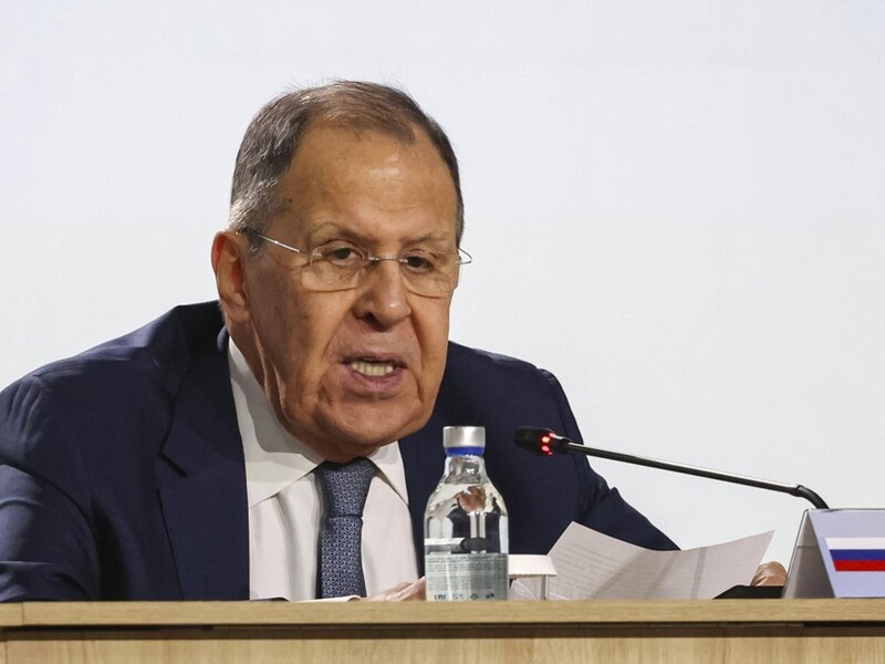 Лавров слідом за Трампом пообіцяв "великий сюрприз" щодо України