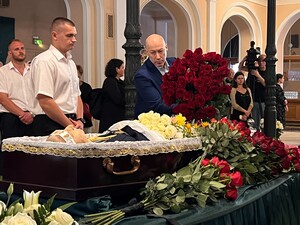 Гордон, Стефанчук, Кудлай, Рыбчинский, Злотник и другие пришли попрощаться с Игорем Покладом. Фото