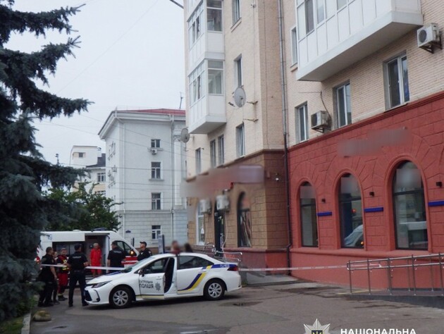 Пока семья спала, из окна многоэтажки в Житомире выпал шестилетний ребенок