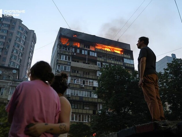 У РФ використовують нову тактику повітряних атак на Київ – CNN 