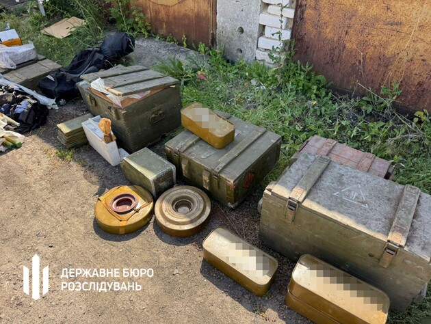 У Харкові виявили масштабний схрон зброї, яку РФ сховала для своїх диверсантів. Фото, відео