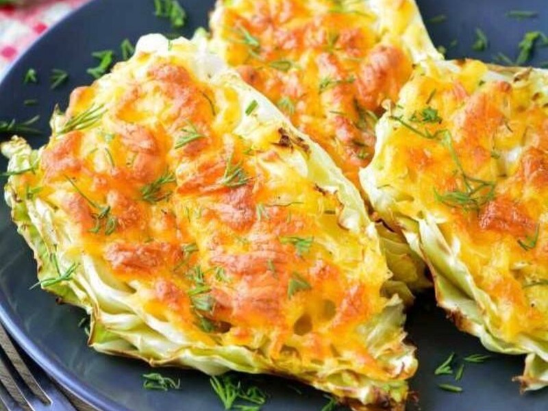 Посипте цим капусту – і за 20 хвилин вийде дуже смачна страва для тих, хто на дієті. Рецепт