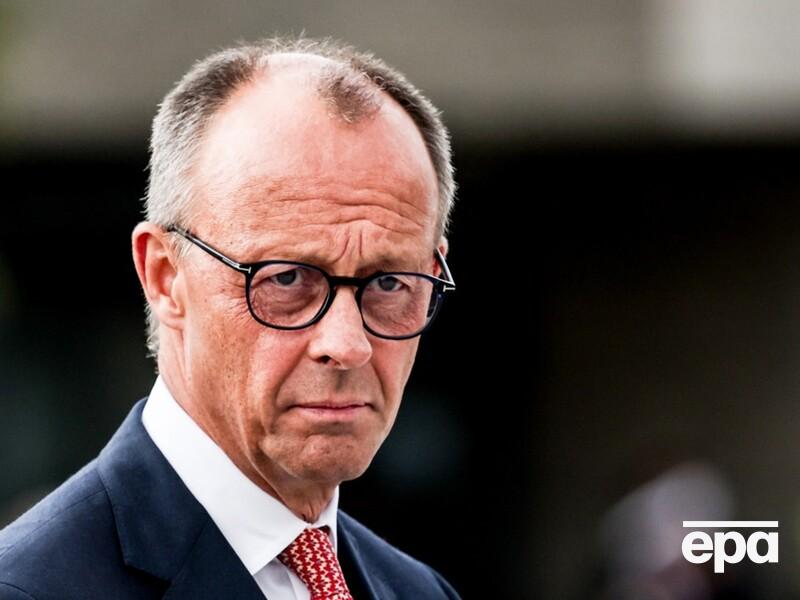 Пропагандистская группа Кремля распространяет фейк о Мерце, якобы убившем тюленя и семью белых медведей