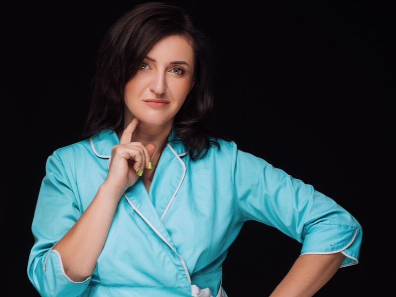 Чому гель-лак шкідливий, що таке білизна для ніг і який педикюр у трендах. Інтерв'ю з подологинею