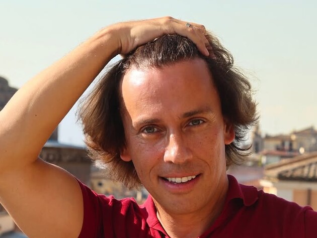 Нестаріючий Галкін зачарував мережу робочим одягом