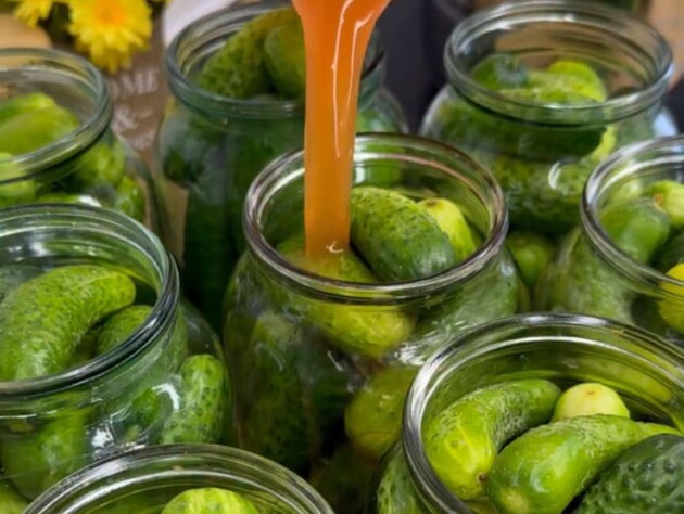 Залейте это в каждую банку – и получатся божественные огурцы на зиму. Рецепт холодного маринада