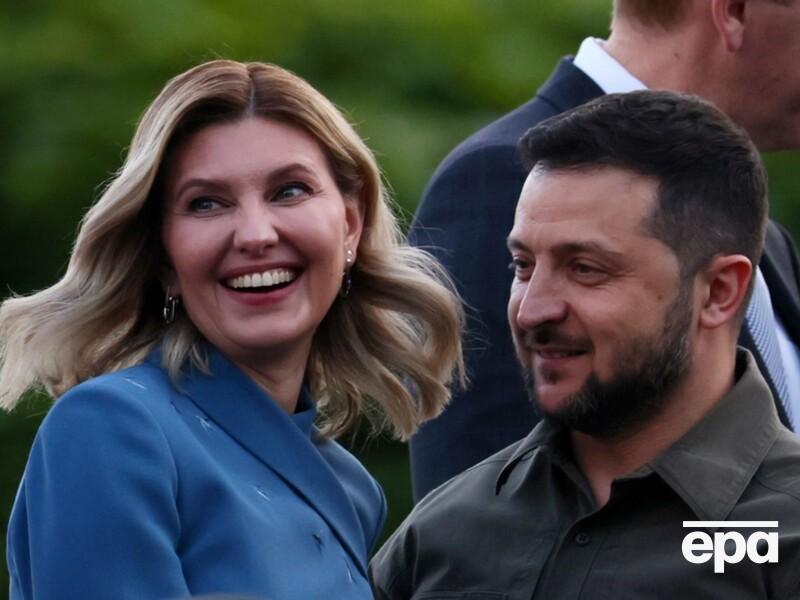 Нежность и тактильность. Как Зеленские, которые живут отдельно, флиртуют друг с другом на публике. Видео