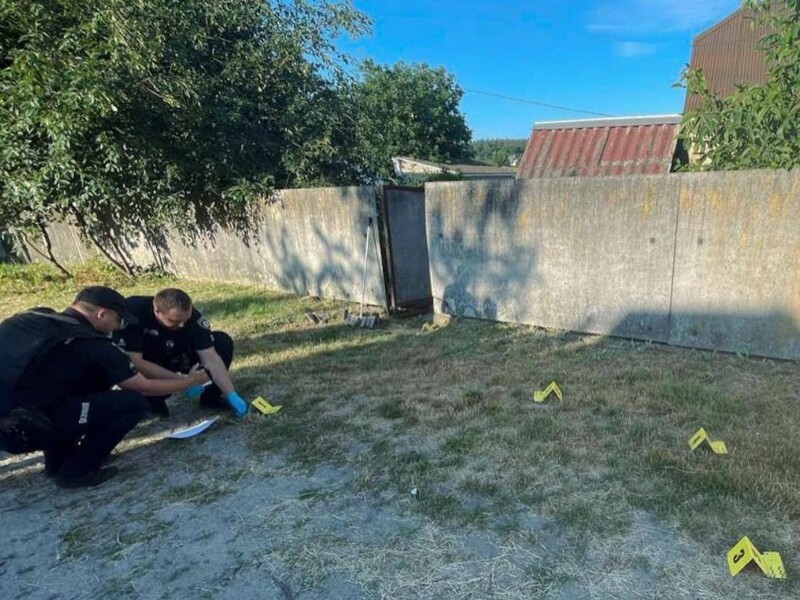 Під Києвом чоловік підірвав бойовою гранатою поліцейських і загинув