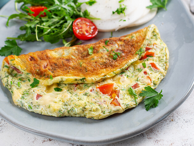 Добавьте эти обычные ингредиенты в омлет – и результат вас удивит. Рецепт идеального завтрака