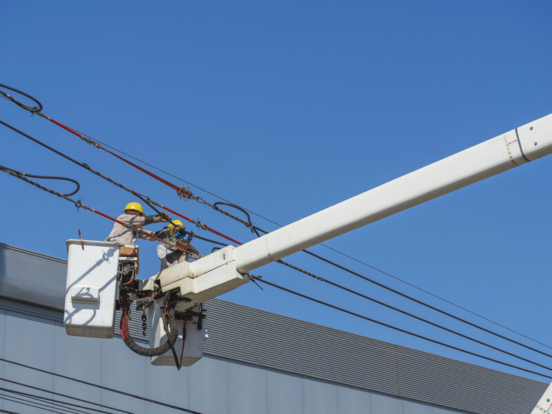 За три дні ДТЕК повернув світло в домівки 70 тис. сімей після обстрілів