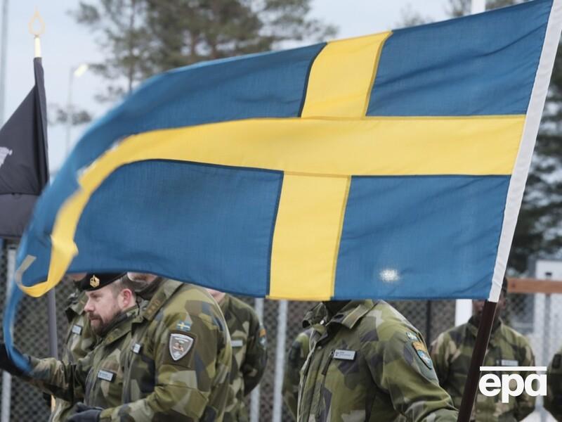 Швеція продовжила військову службу до 70 років