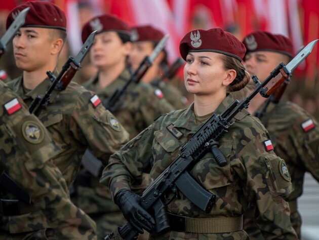 Минобороны Польши расширит охват военной квалификации, в том числе среди женщин и возрастных групп