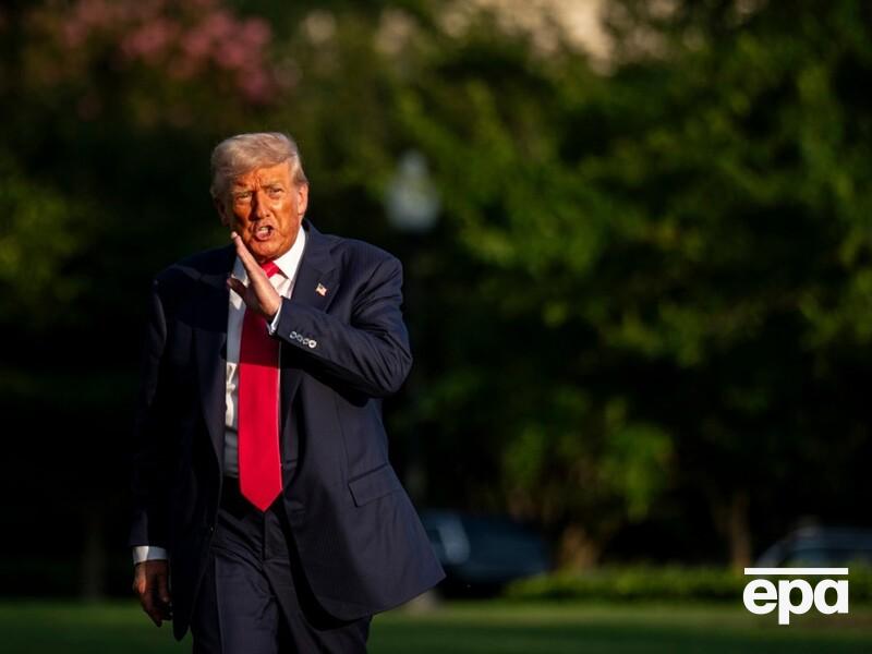 Politico дізналося, хто вмовив Трампа продавати Європі зброю для України