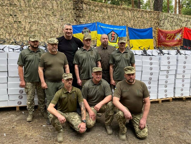 Громада Києва передала ще 3 тис. безпілотників для передової – Кличко