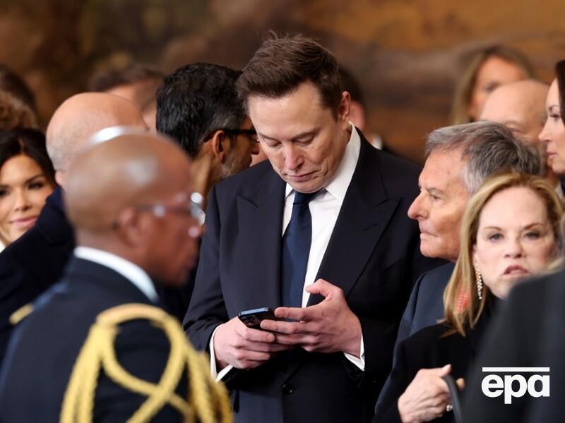 После разрыва с Трампом Маск сменил номер и не отвечает на звонки – Майк Джонсон