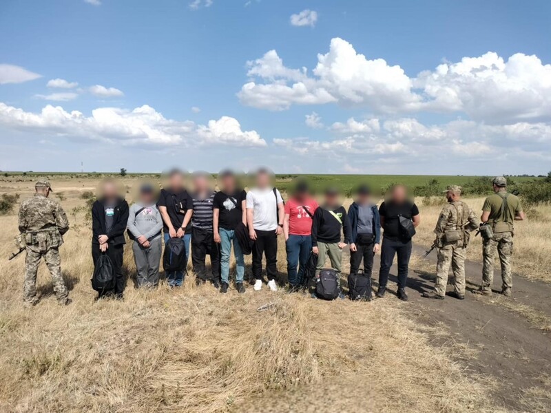 В Одеській області прикордонники зі стріляниною затримали "туристів" із шести областей. Відео