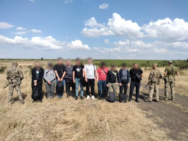 В Одеській області прикордонники зі стріляниною затримали 