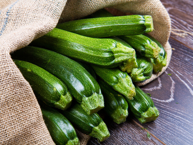 Один простой трюк увеличит урожай кабачков вдвое