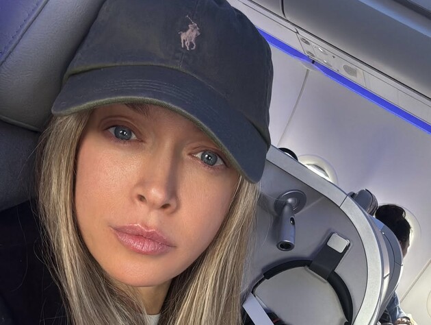 Брежнева, опозорившаяся на сцене с фонограммой, снялась без бюстгальтера