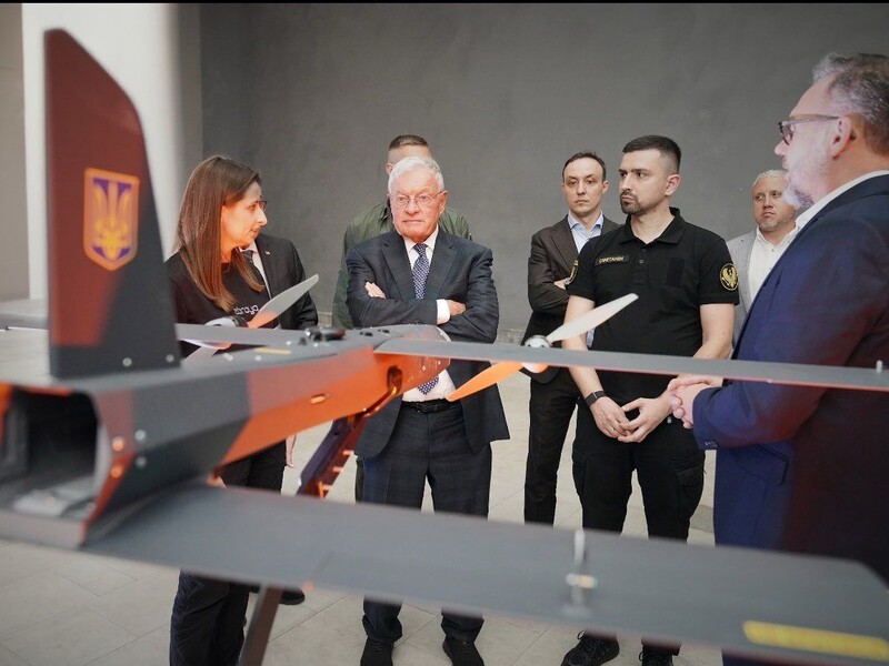 "Невероятные инновации". Келлог оценил производство украинских беспилотников